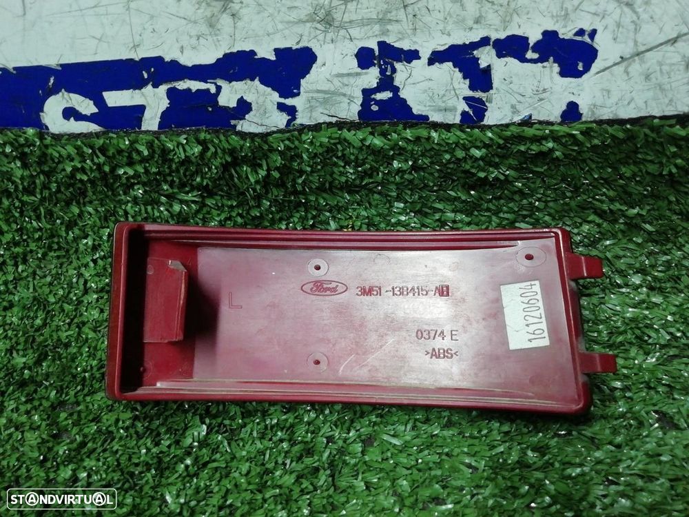 FAROLIM TRASEIRO ESQUERDO PARA-CHOQUES FORD FOCUS C-MAX 2004 - - 1