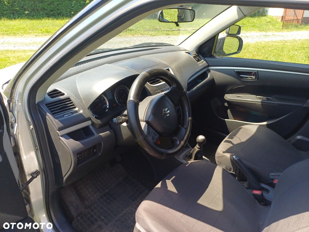 Suzuki Swift - 5