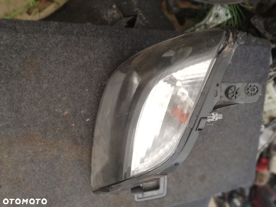 RENAULT SCENIC I LIFT LAMPA PRAWY PRZÓD EUROPA - 2