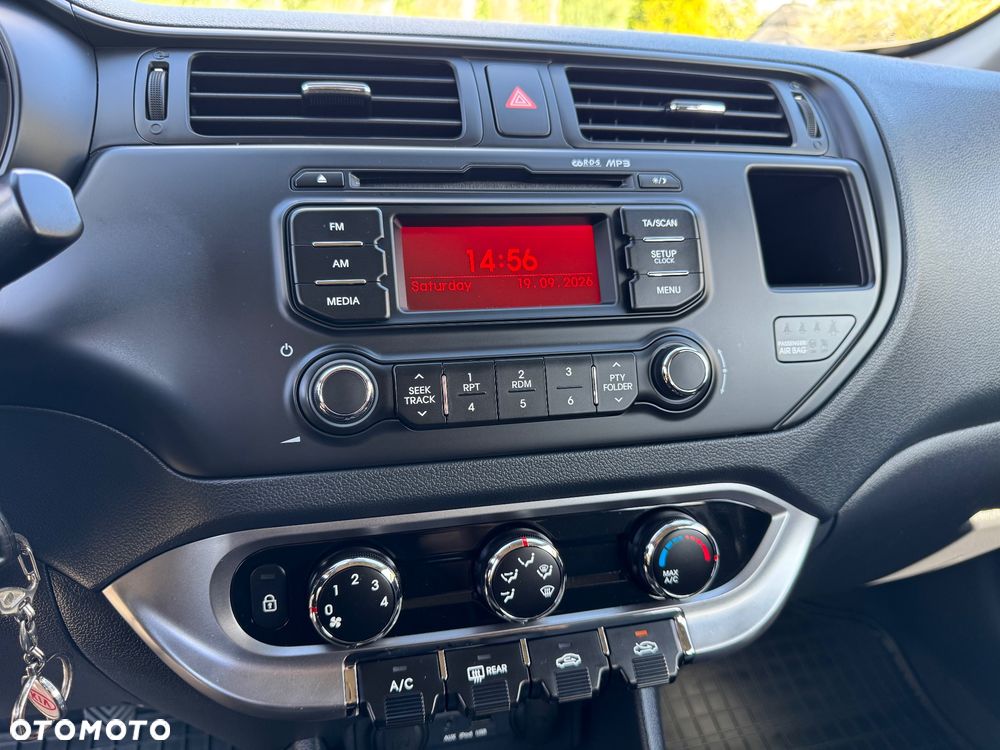 Kia Rio - 18