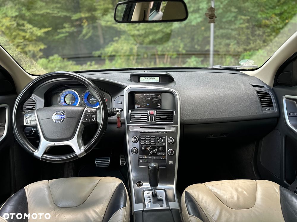 Volvo XC 60 2.4D AWD - 11