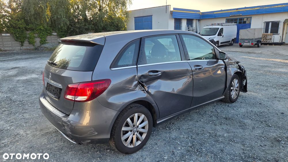 Mercedes-Benz Klasa B 180 (BlueEFFICIENCY) 7G-DCT - 16