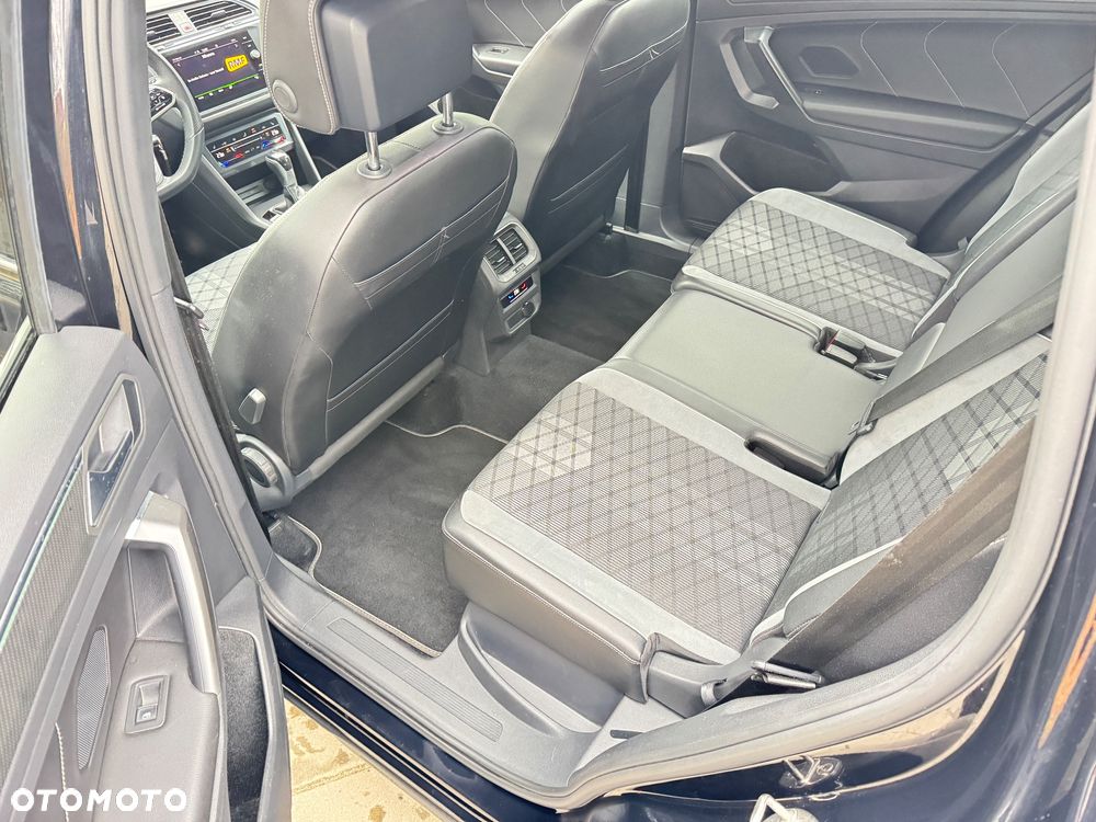 Volkswagen Tiguan 2.0 TDI SCR 4MotION DSG R-Line - 16