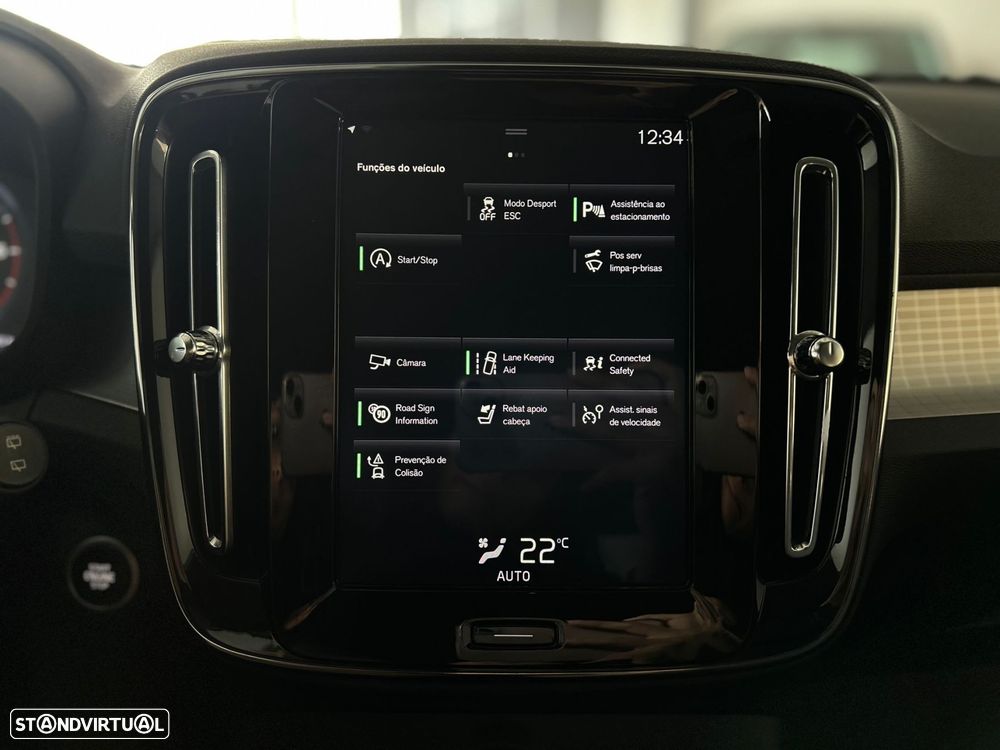 Volvo XC 40 2.0 D3 Momentum Plus Geartronic - 24