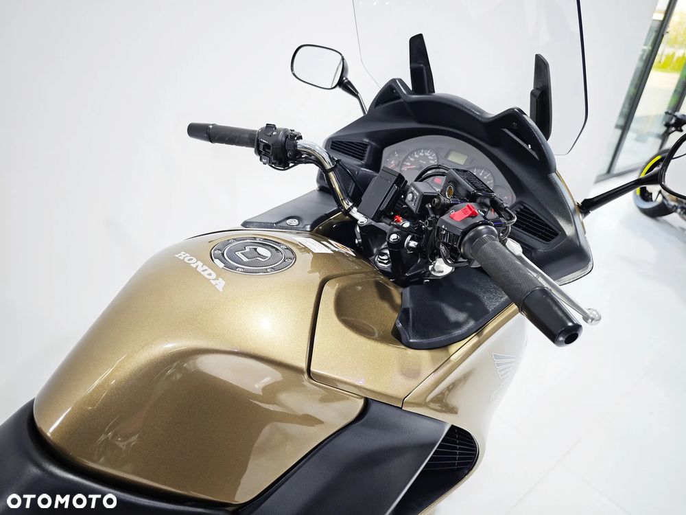 Honda Deauville - 12