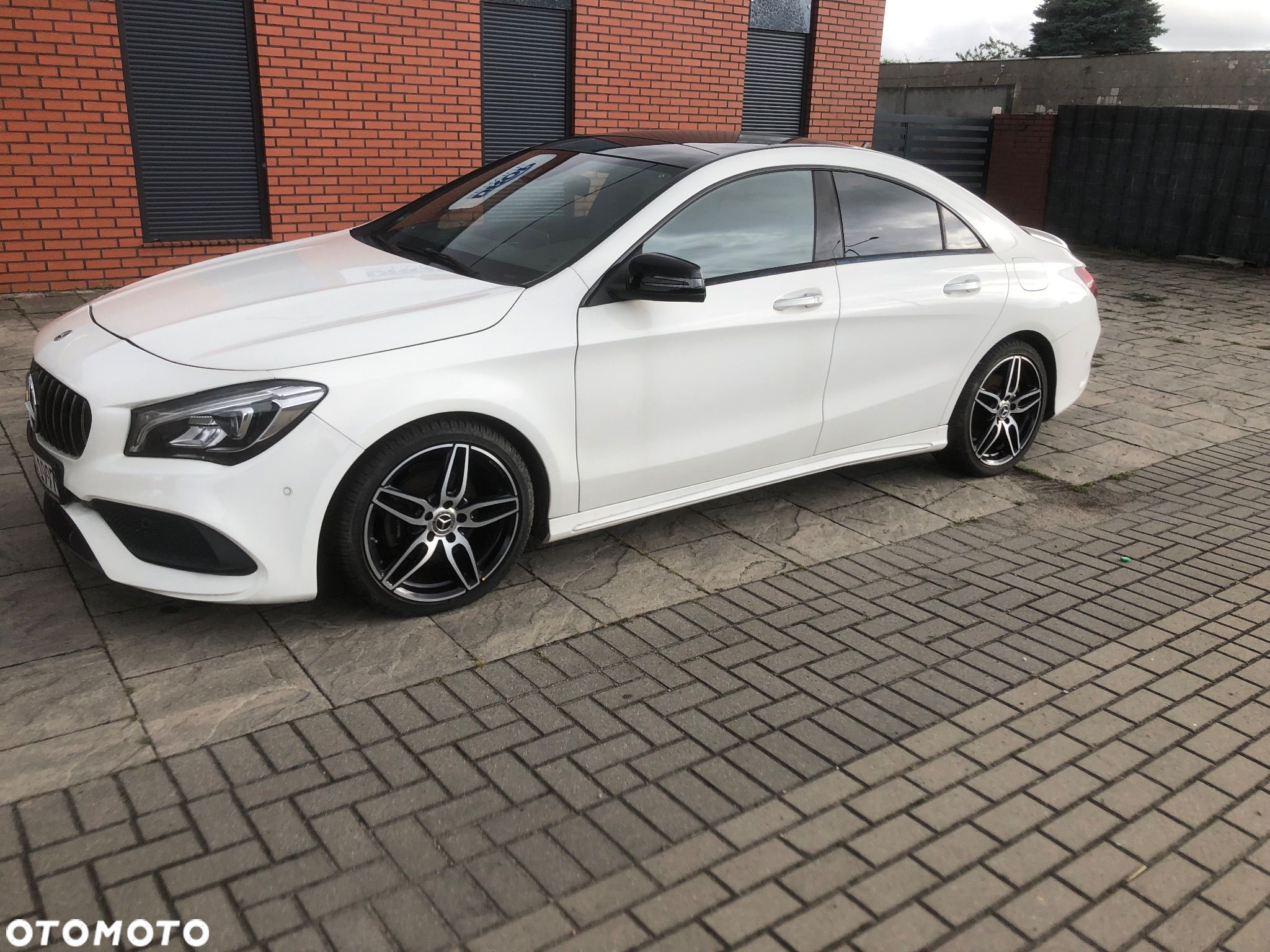 Mercedes-Benz CLA 200 AMG Line - 1
