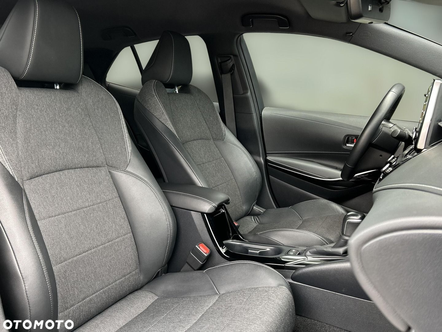 Toyota Corolla 1.8 Hybrid Comfort - 10