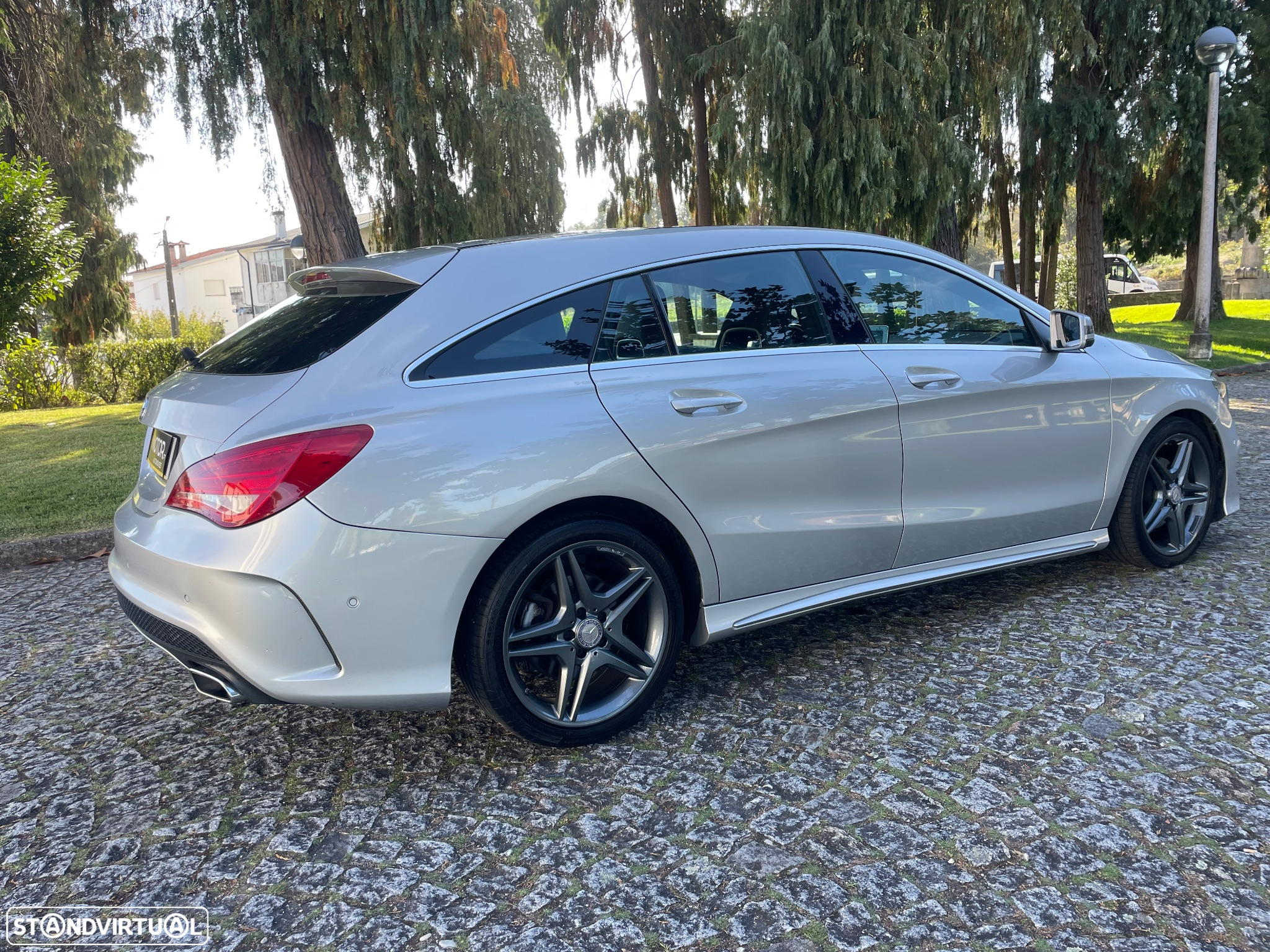 Mercedes-Benz CLA 200 d Shooting Brake AMG Line Aut. - 11