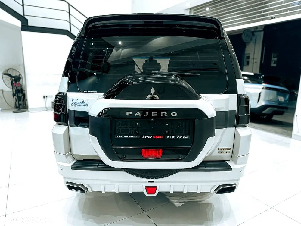 Mitsubishi Pajero - 3