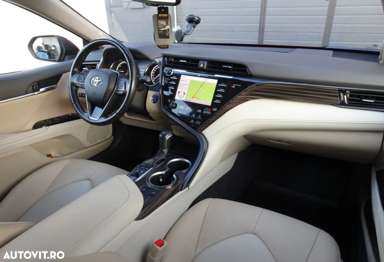 Toyota Camry 2.5 Hybrid Exclusive - 6