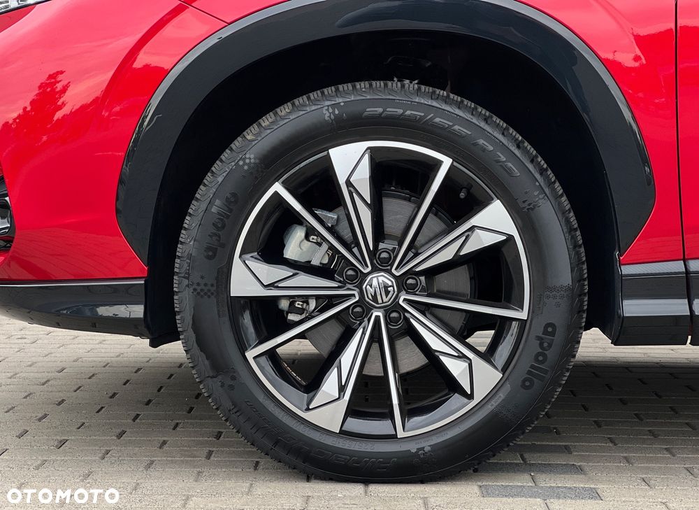 MG HS 1.5 T-GDI Exclusive DCT - 12