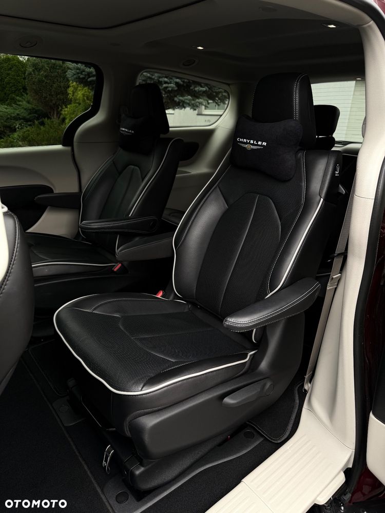 Chrysler Pacifica - 10