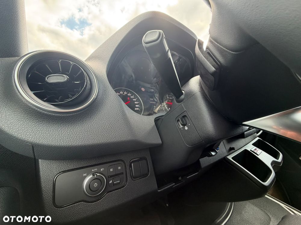 Mercedes-Benz Sprinter 519 - 19
