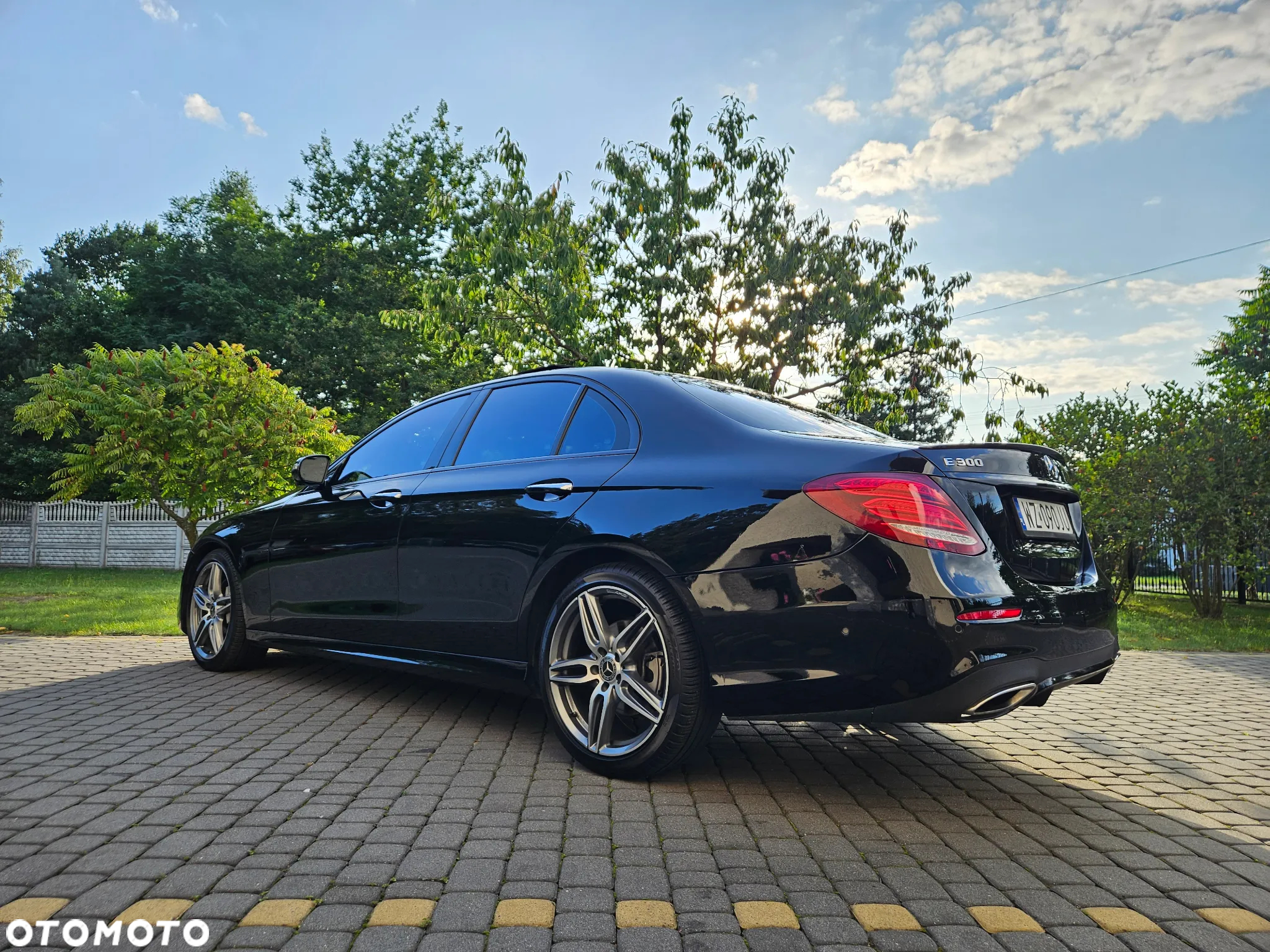 Mercedes-Benz Klasa E 300 9G-TRONIC AMG Line - 6