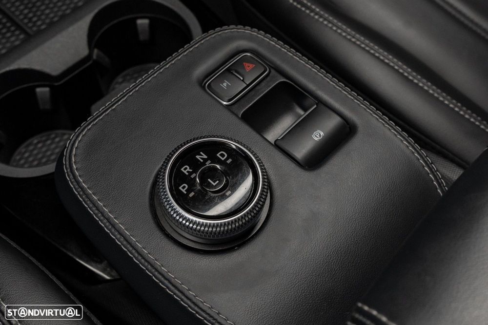 Ford Mustang Mach-E 75.7 kWh Premium AWD - 26