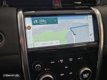 Land Rover Discovery Sport P300e R-Dynamic HSE - 6