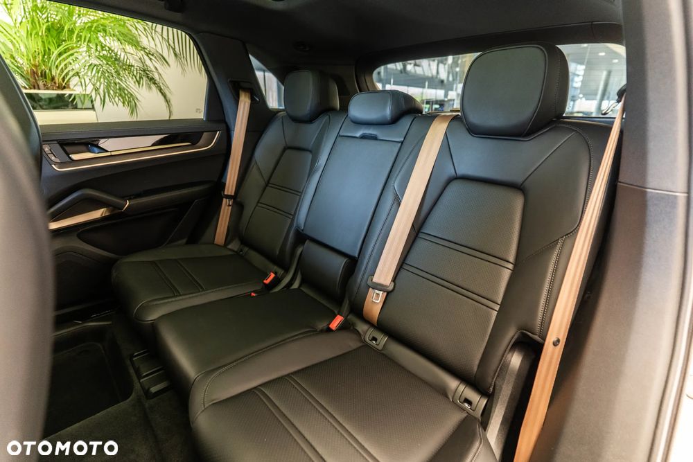 Porsche Cayenne S E-Hybrid PHEV Black Edition - 12