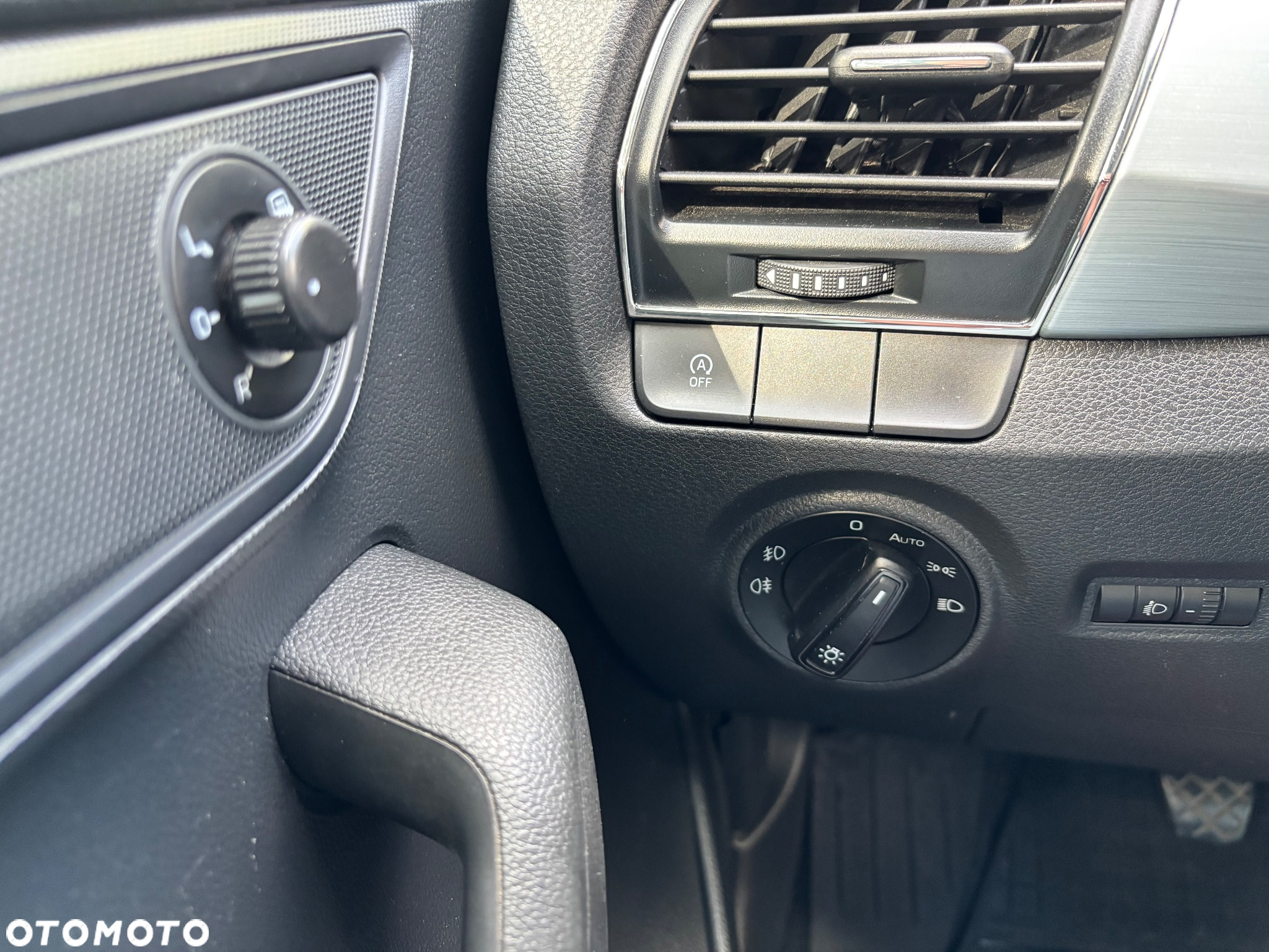 Skoda Fabia 1.0 Ambition - 24
