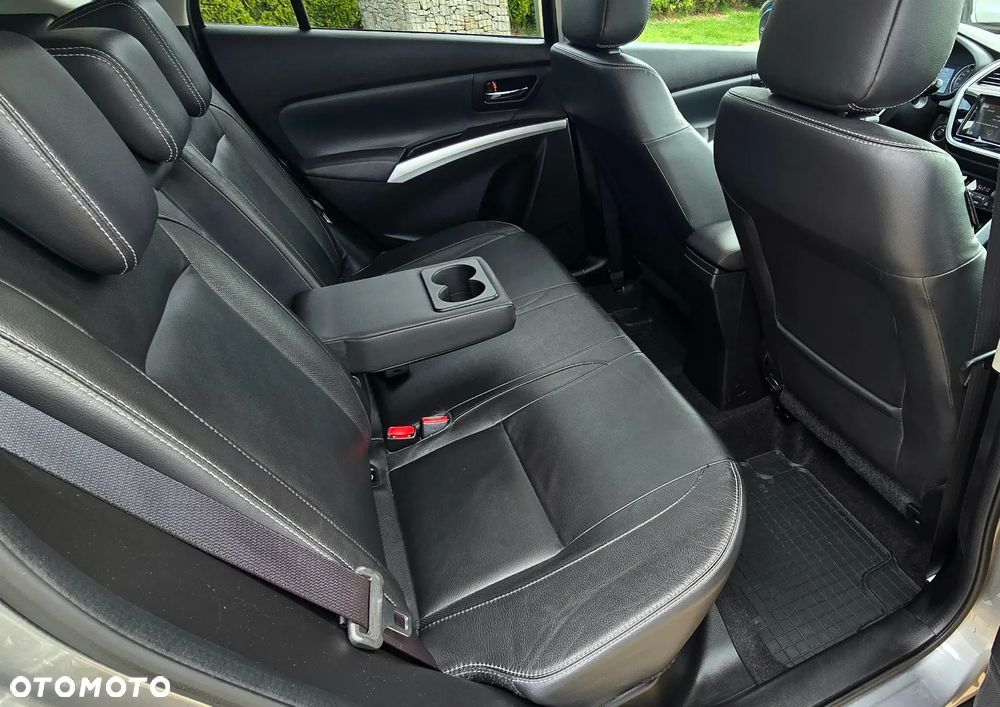 Suzuki SX4 S-Cross 1.4 T Elegance 4WD - 31