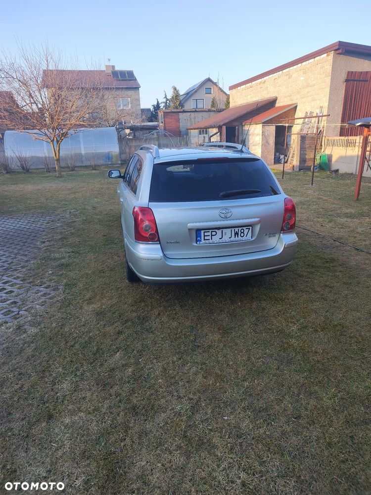Toyota Avensis 2.0 D-4D - 7