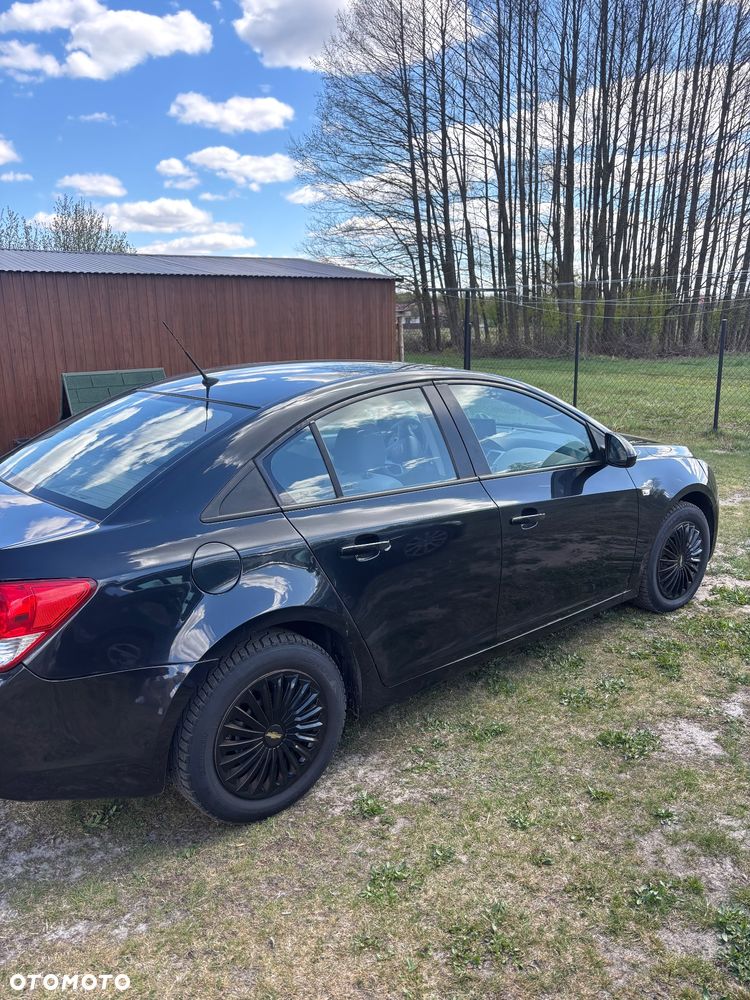 Chevrolet Cruze 1.6 Base - 6