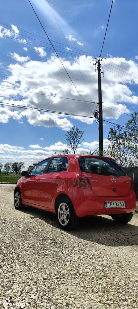 Toyota Yaris 1.3 - 10