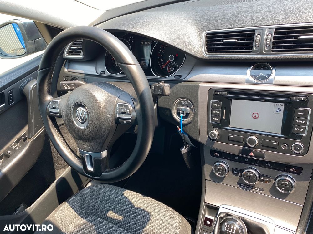 Volkswagen Passat - 15