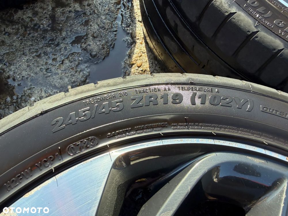 Felgi 19' koła 52910-D7460 Hyundai Tucson III 5x114,3 7,5Jx19H2 ET53  centr 67,1 OE - 5