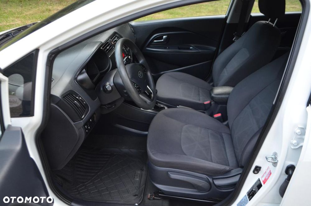 Kia Rio 1.2 L - 25