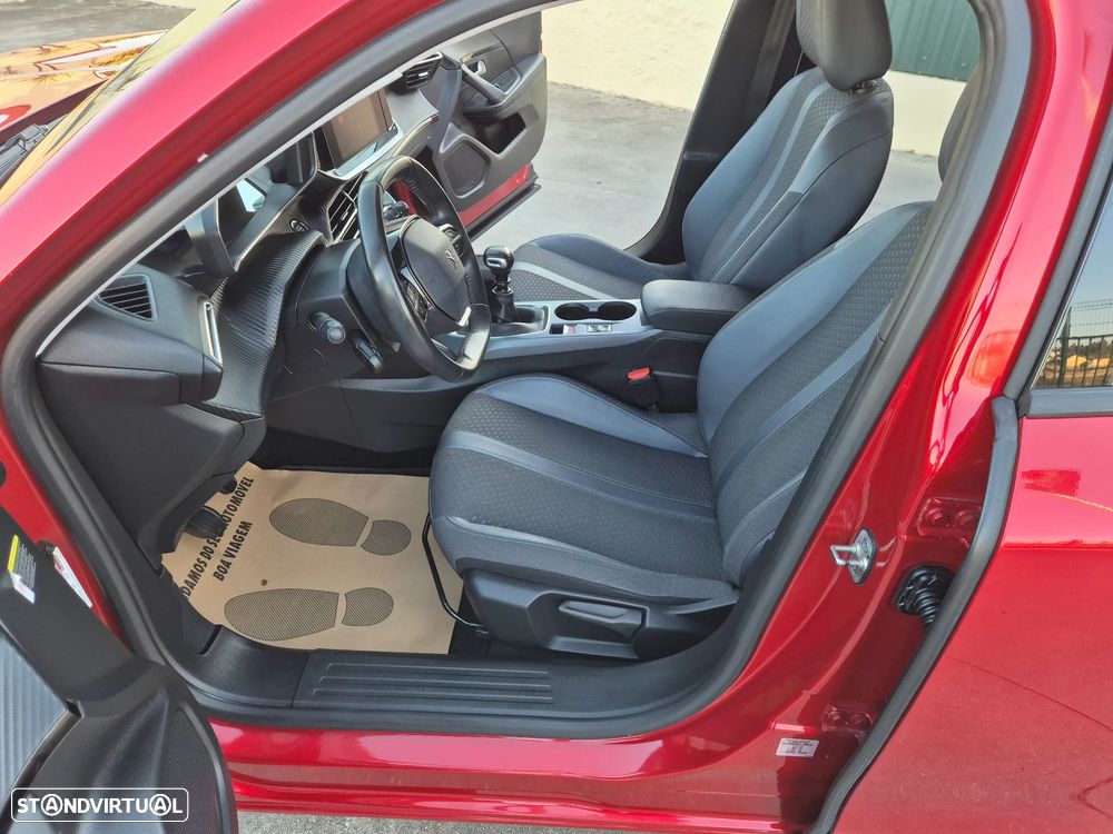 Peugeot 2008 1.2 PureTech Allure Pack - 27