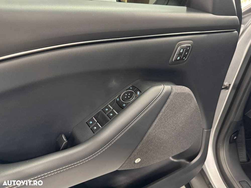 Ford Mustang Mach-E - 6