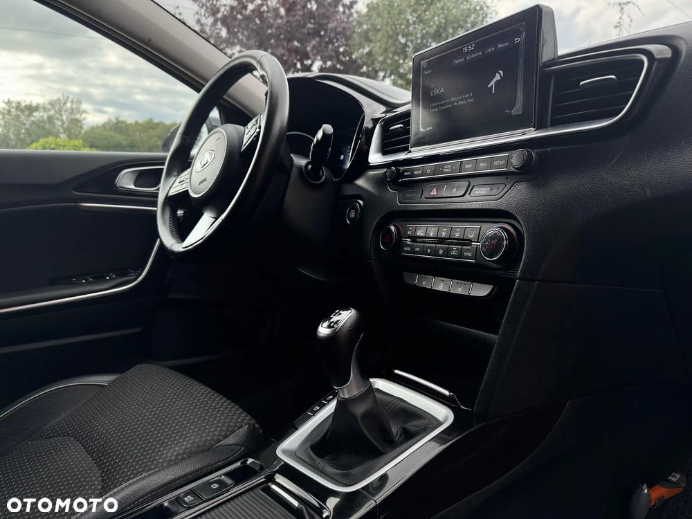 Kia Ceed 1.4 T-GDI L Business Line - 38