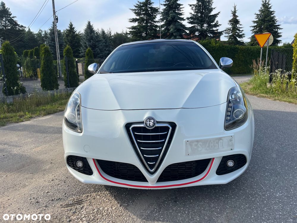 Alfa Romeo Giulietta 2013 photo 2