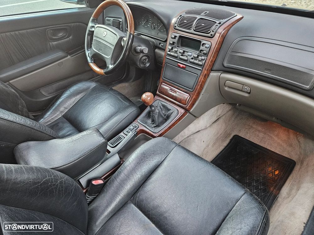 Lancia Kappa SW 2.0 Turbo 16V LX - 13