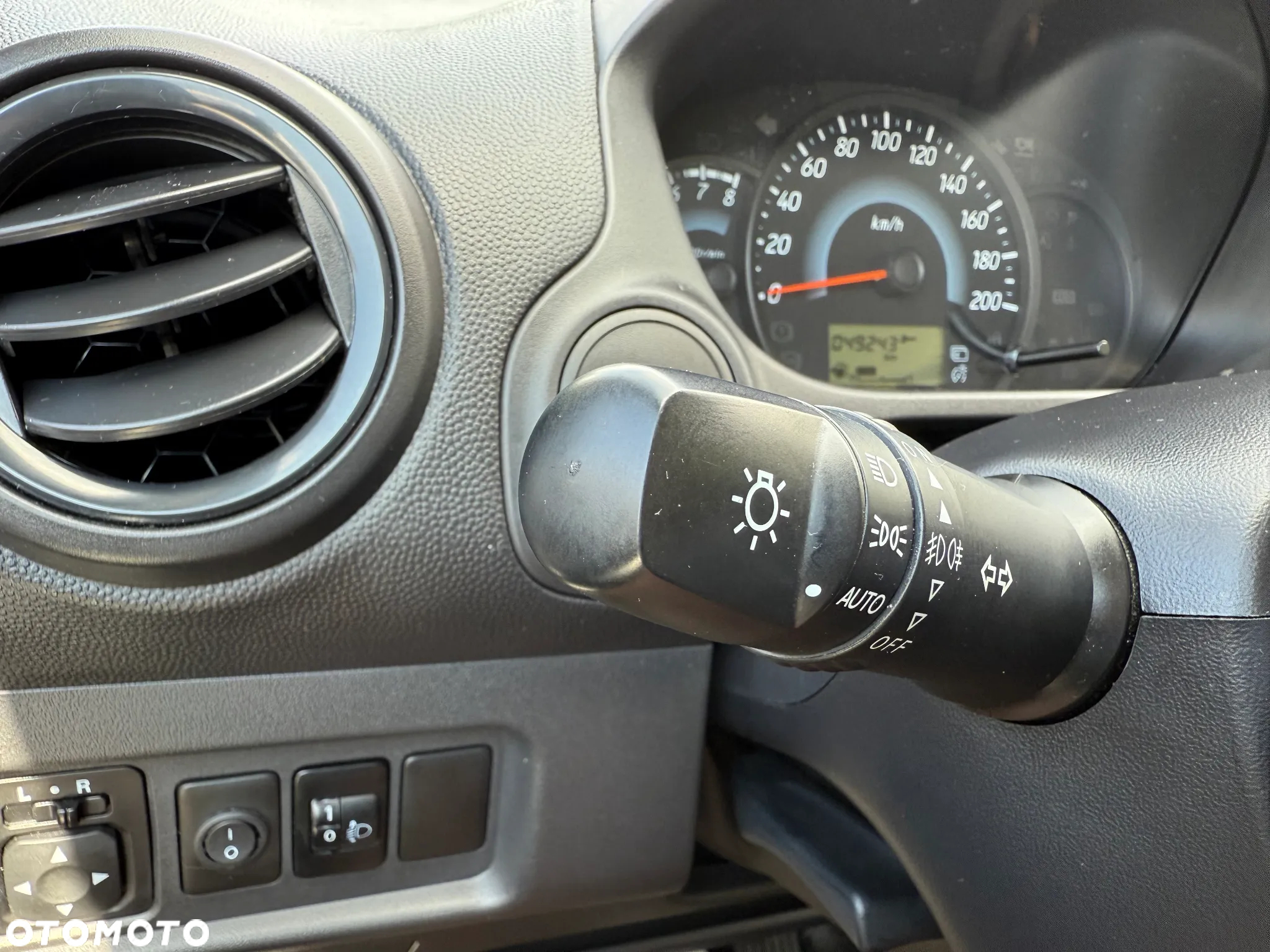 Mitsubishi Space Star 1.2 Inform Plus - 13