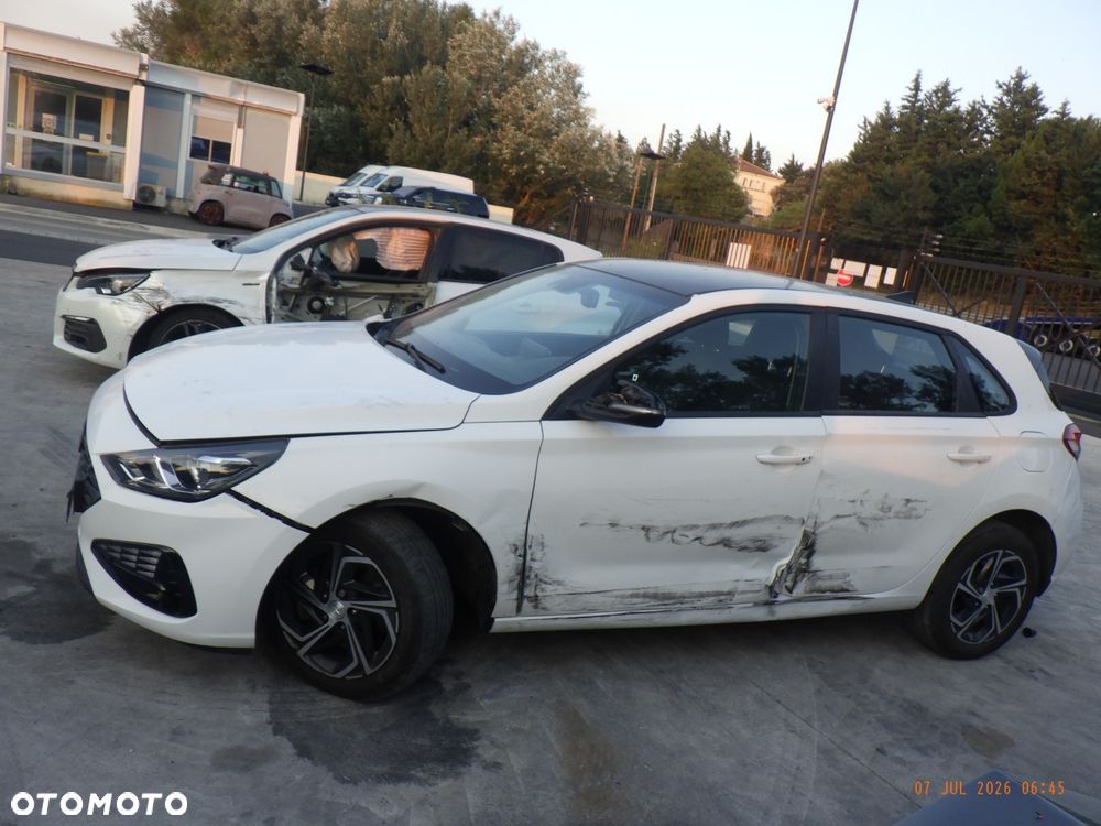 Hyundai i30 1.6 D Premium - 9