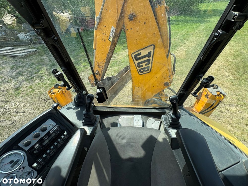 JCB 4CX - 22