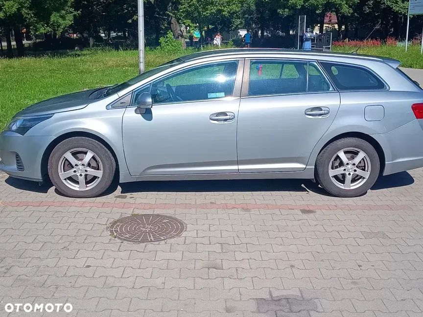 Toyota Avensis 2.0 D-4D Active - 6