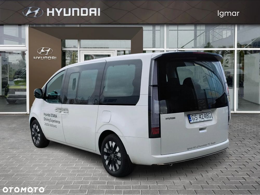 Hyundai Staria 1.6 T-GDI HEV Luxury - 2