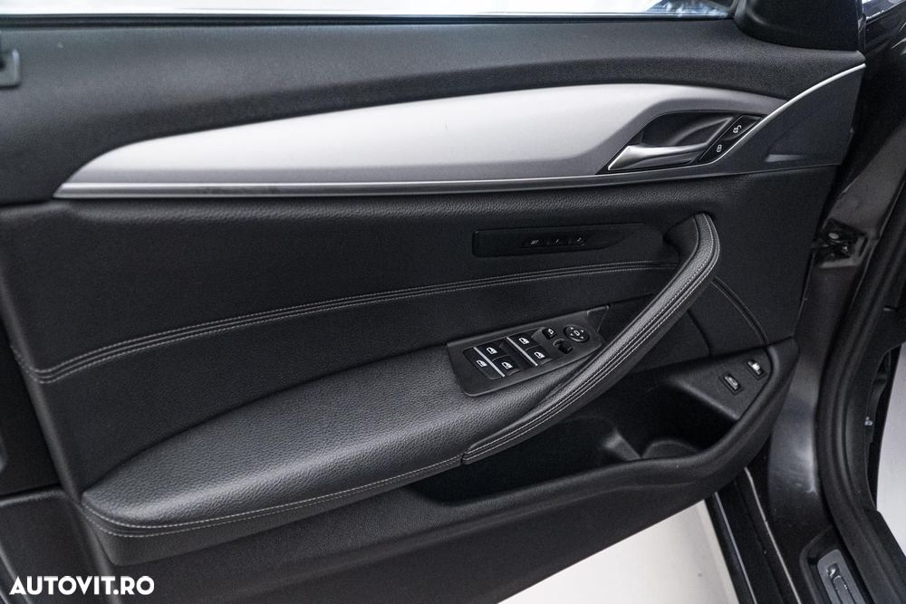 BMW Seria 5 530e Aut. Luxury Line - 33