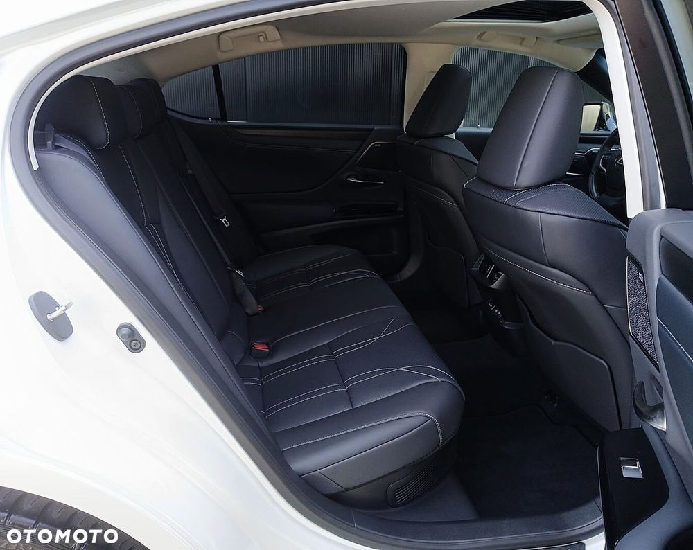 Lexus ES - 31