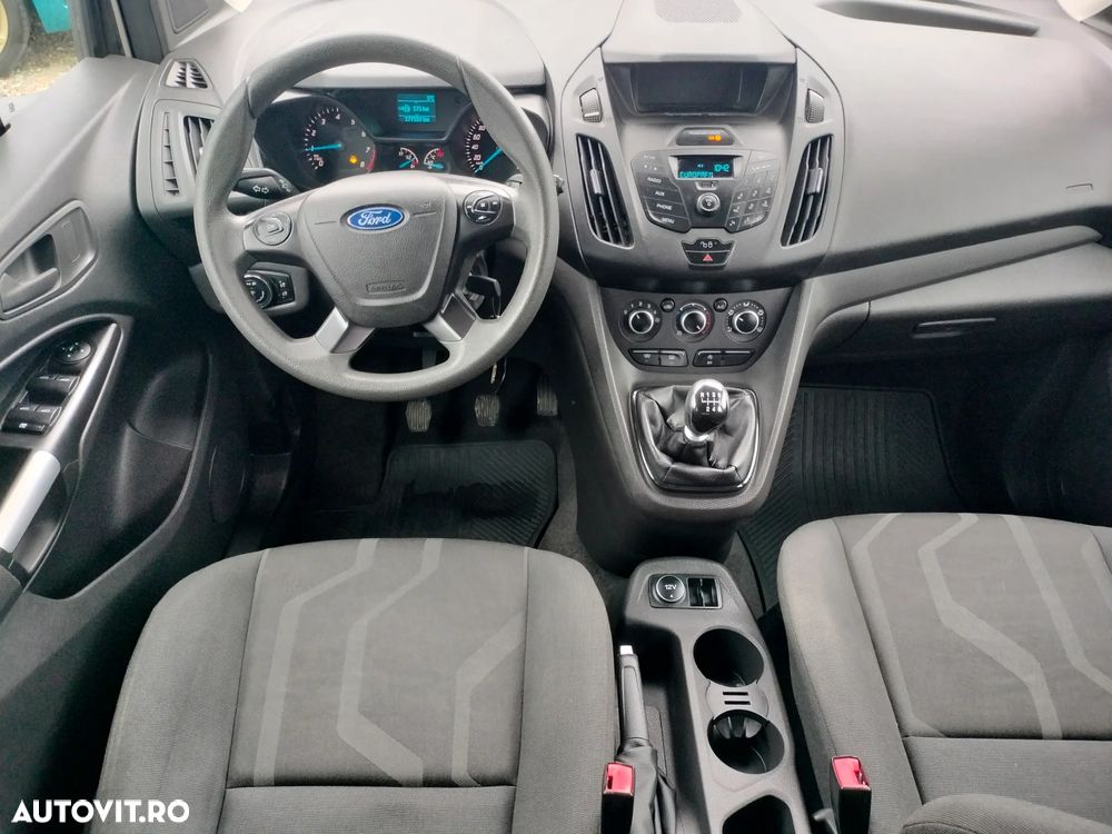 Ford Tourneo Connect - 8