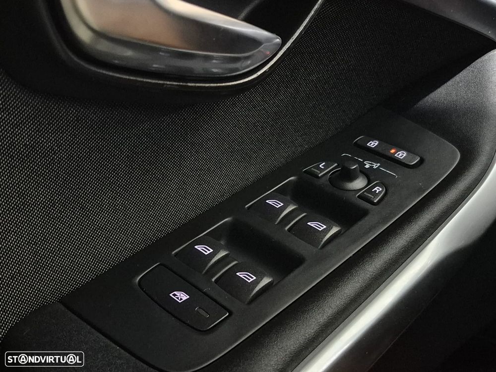 Volvo V40 Cross Country 1.6 D2 Momentum Powershift - 20