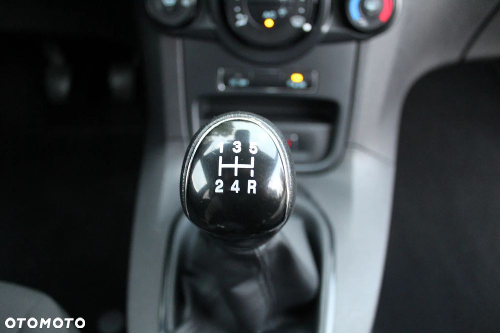 Ford Fiesta 1.0 EcoBoost Start-Stop Titanium - 29