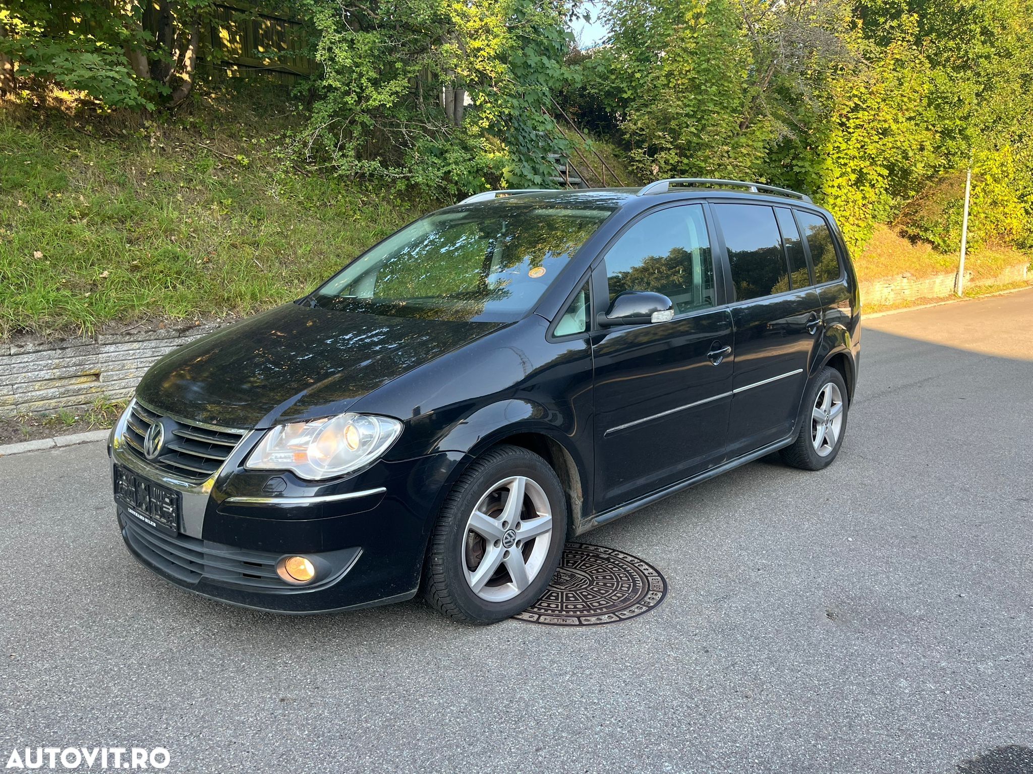 Volkswagen Touran 2.0 TDI DPF DSG Highline - 1