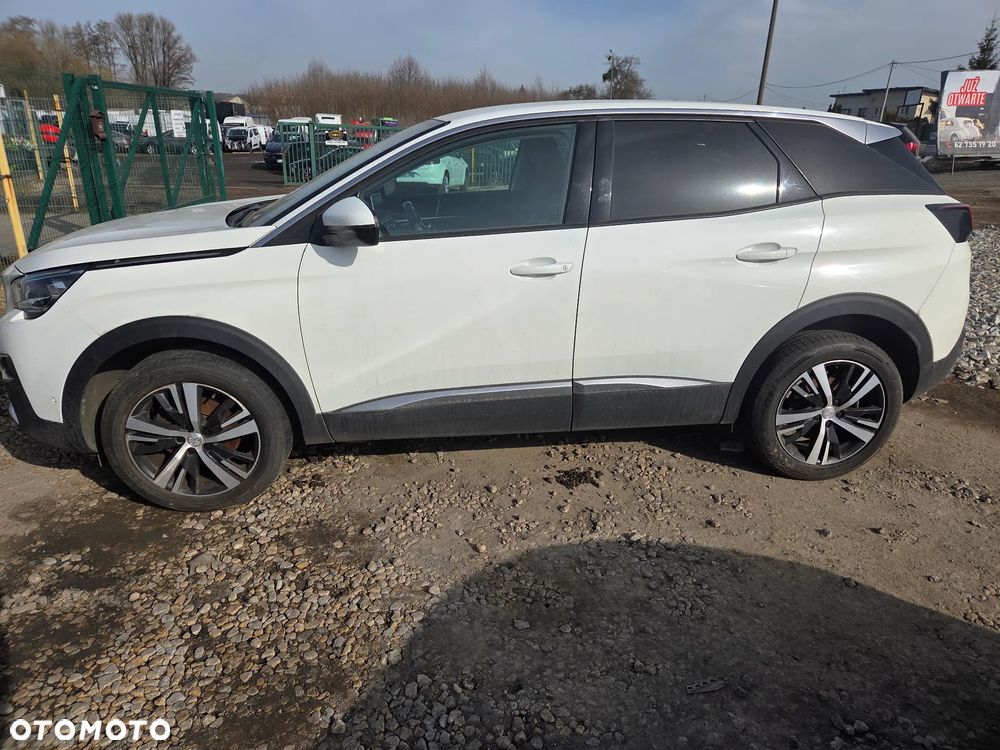 Peugeot 3008 BlueHDi 130 Stop & Start EAT8 Allure - 17