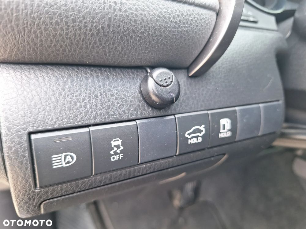 Toyota Camry 2.5 Hybrid Comfort CVT - 19