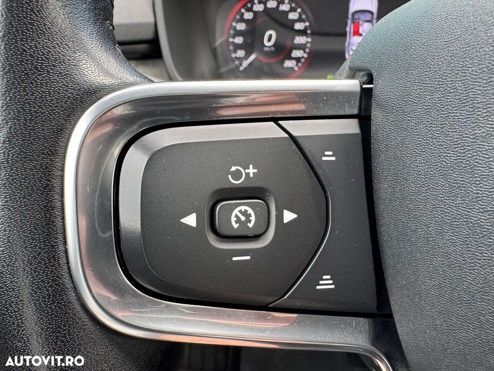 Volvo XC 40 B4 AT8 AWD Mild Hybrid Inscription - 21