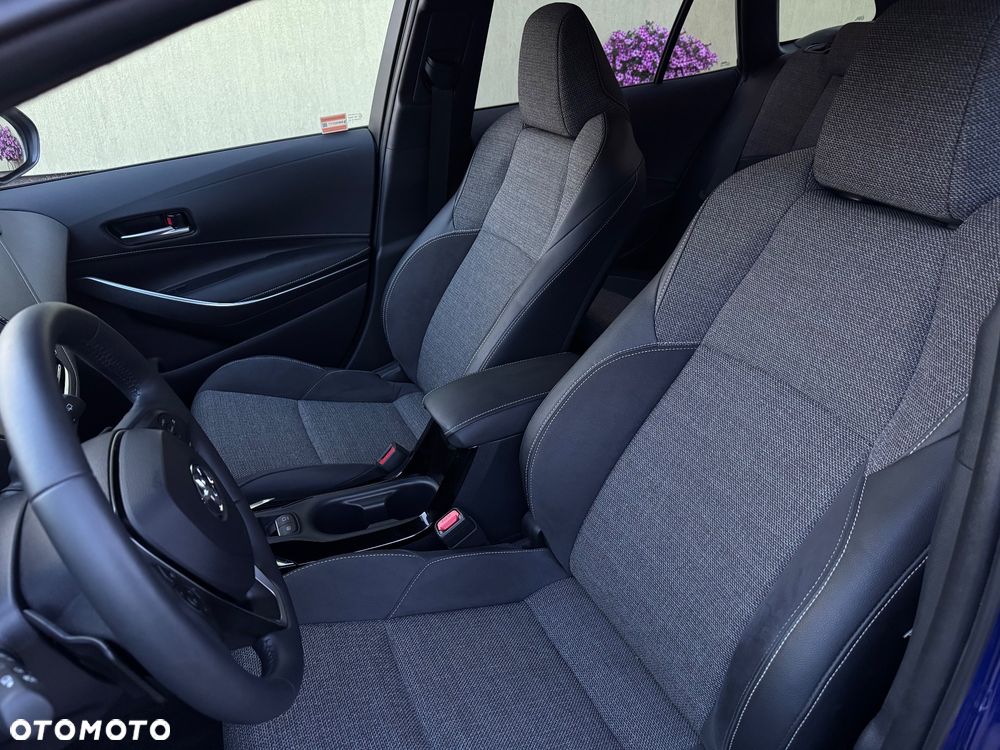 Toyota Corolla 2.0 Hybrid Executive - 17