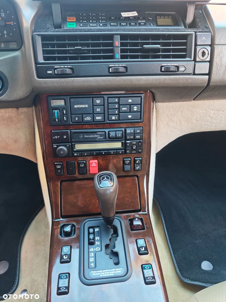 Mercedes-Benz SL - 16